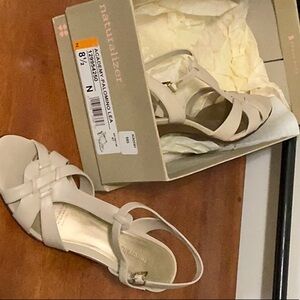 Naturalizer Cream Sandals Elegant Comfort